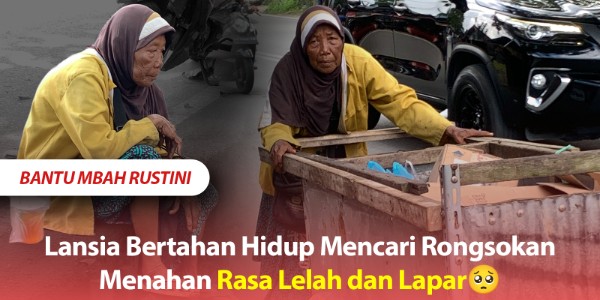 Perjuangan Mbah Rustini, Mendorong Gerobak Walau Dada Sesak